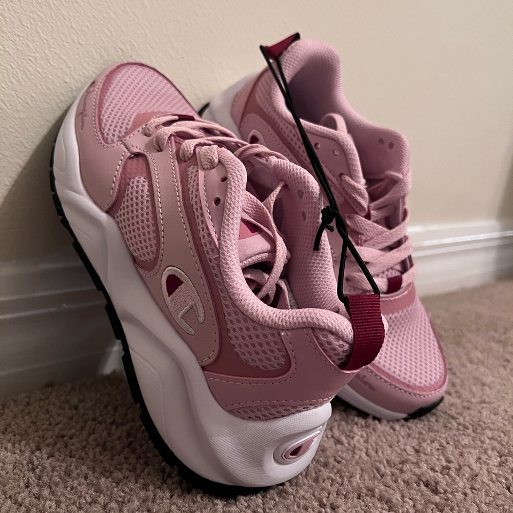 New champions sneakers size 6
